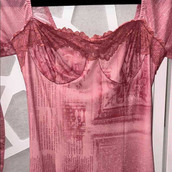 Elegant Pink Long-Sleeve Dress - Picture 3 of 9